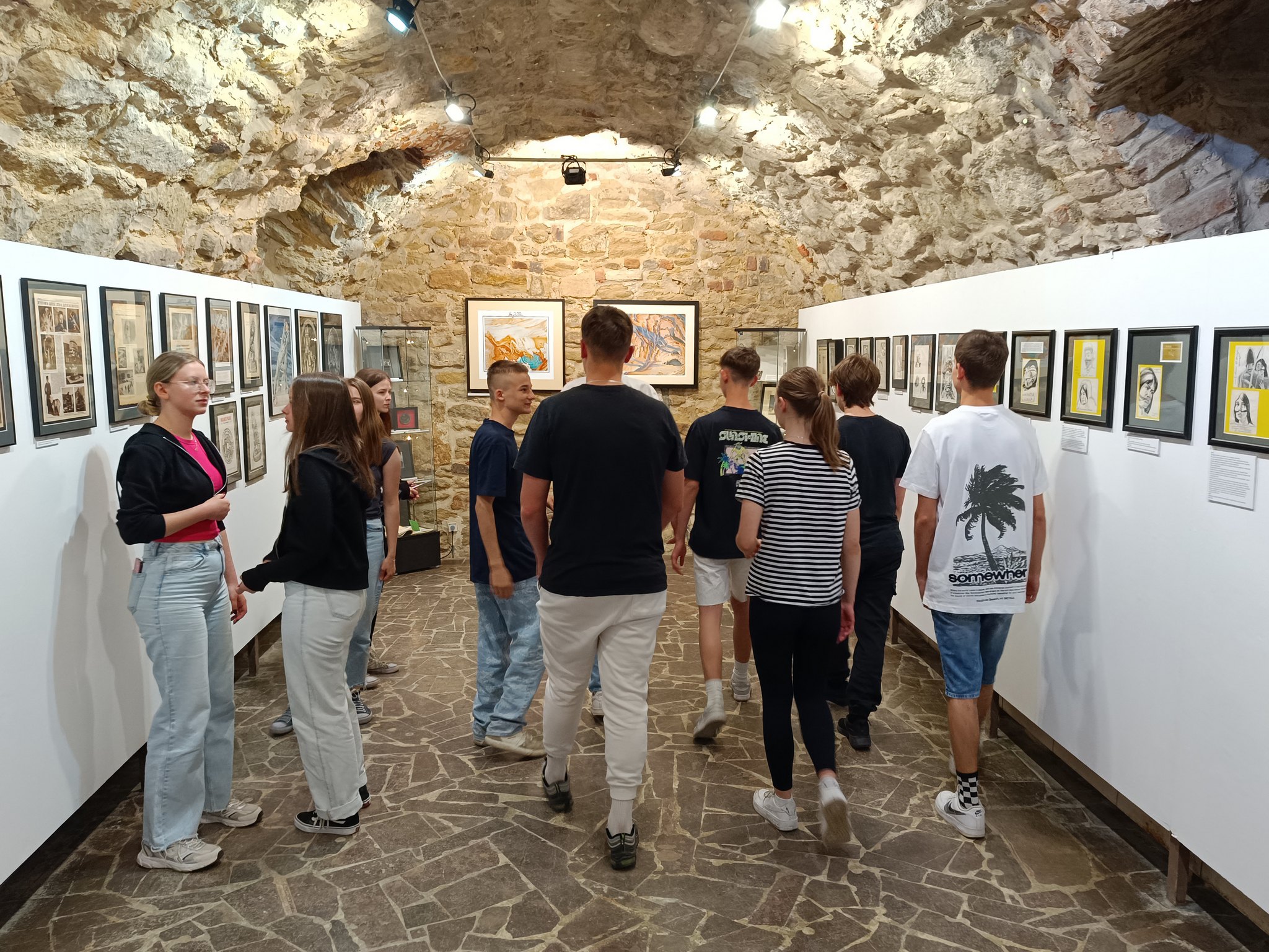 Zachwyt Tatuażem: Niezapomniana Wizyta w Galerii BWA „u Jaksy” w Miechowie