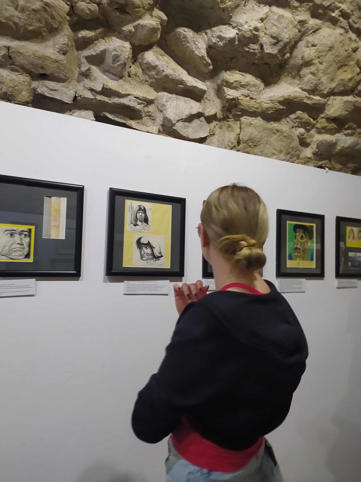 Zachwyt Tatuażem: Niezapomniana Wizyta w Galerii BWA „u Jaksy” w Miechowie