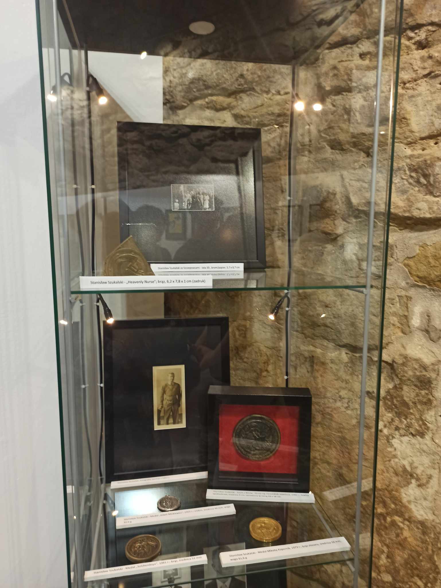 Zachwyt Tatuażem: Niezapomniana Wizyta w Galerii BWA „u Jaksy” w Miechowie