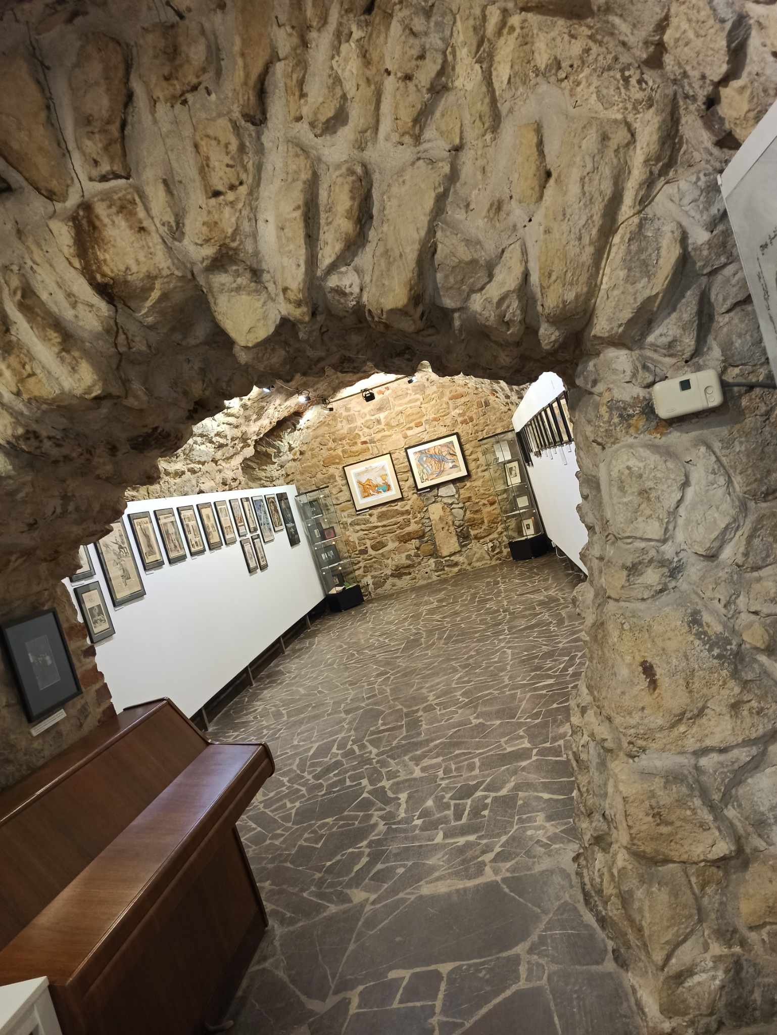 Zachwyt Tatuażem: Niezapomniana Wizyta w Galerii BWA „u Jaksy” w Miechowie