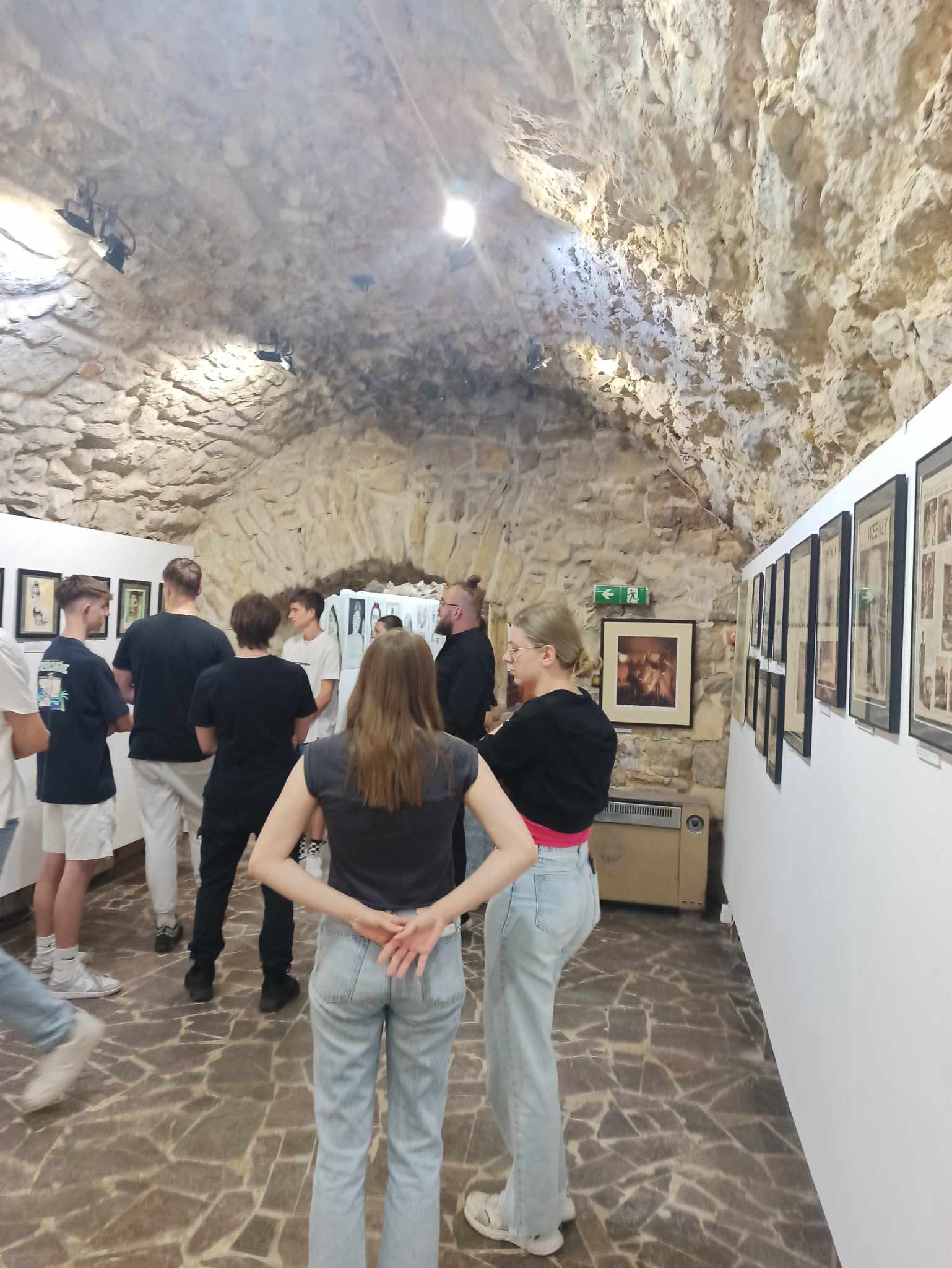 Zachwyt Tatuażem: Niezapomniana Wizyta w Galerii BWA „u Jaksy” w Miechowie