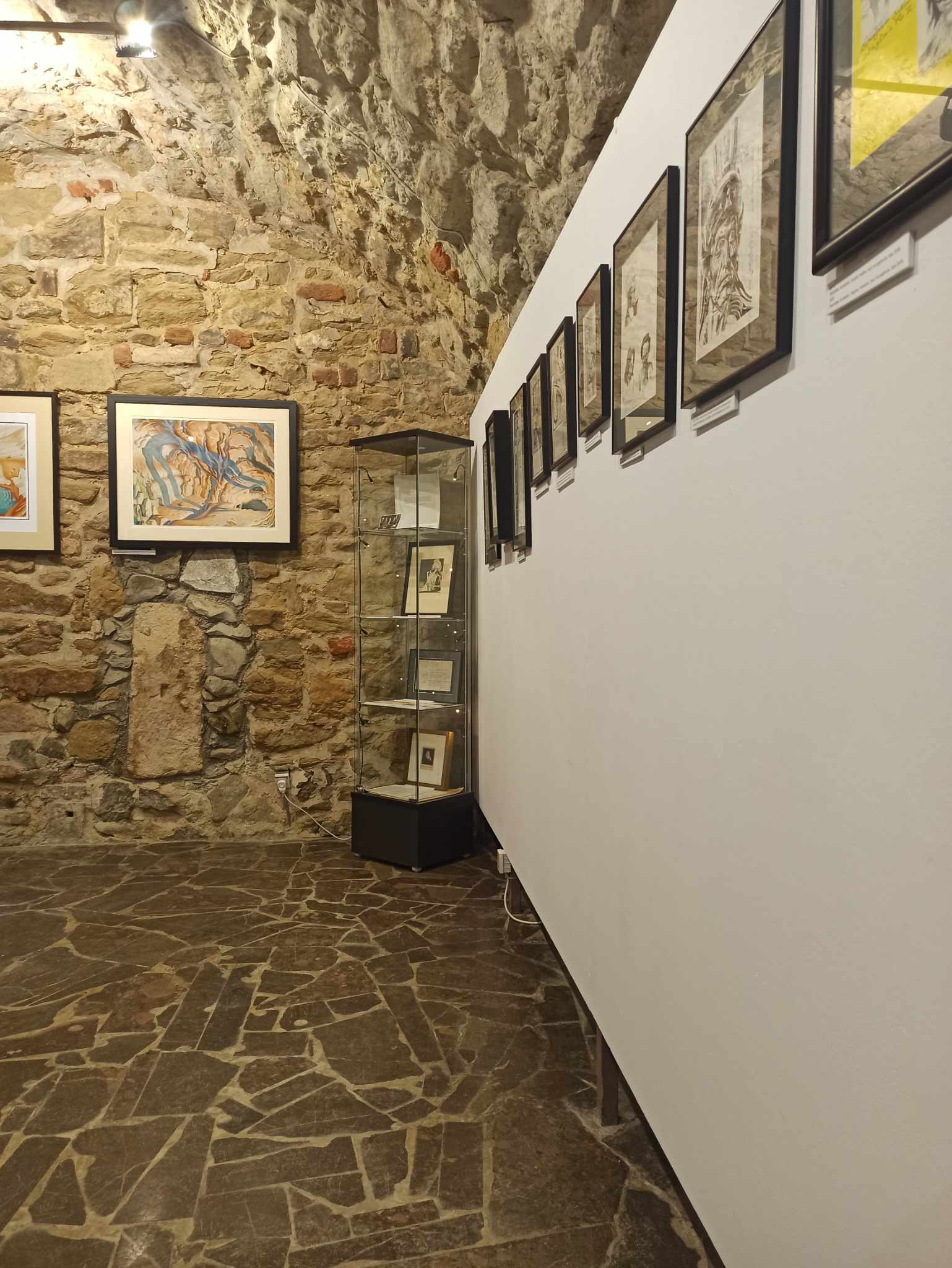 Zachwyt Tatuażem: Niezapomniana Wizyta w Galerii BWA „u Jaksy” w Miechowie